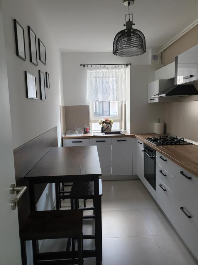 Qualis Apartament2 Apartment Brasov Ngoại thất bức ảnh