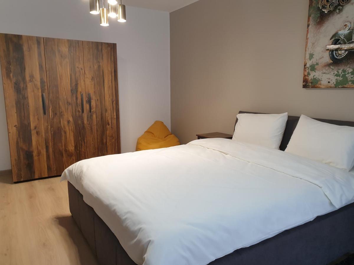 Qualis Apartament2 Apartment Brasov Ngoại thất bức ảnh